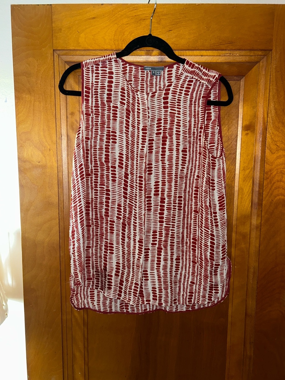 Vince 100% silk sleeveless top; rouge & cream; Sz S
